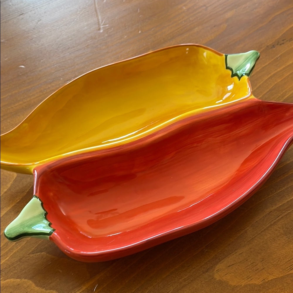 Clay Art Double Pepper Dividdd Dish - Salsa Condiments